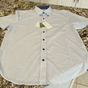 Men’s slim fit short sleeve dress shirt